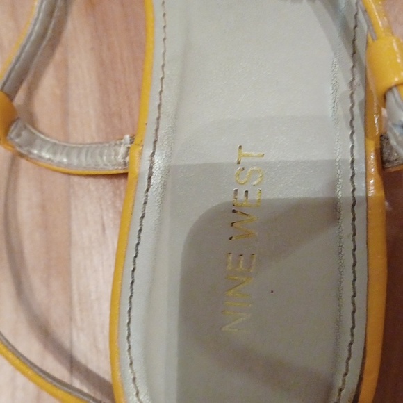 Nine West Yellow flowers shoes Size 8 - Picture 8 of 10